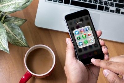 DEFAMATION RISKS AND SOCIAL MEDIA